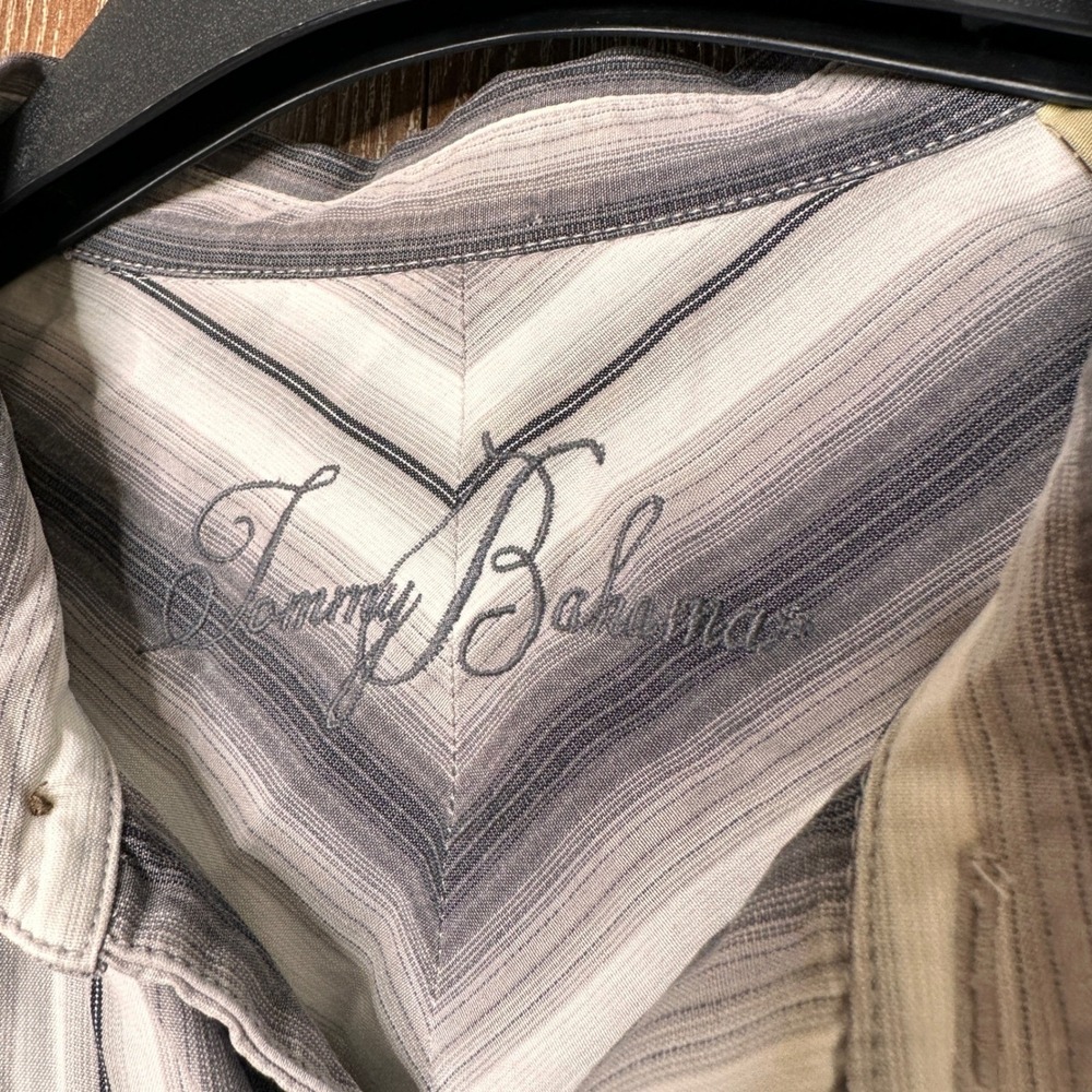 Tommy Bahama Mens Large Gray White Striped 100% Tencel Short Sleeve Camp Shirt - Picture 3 of 9